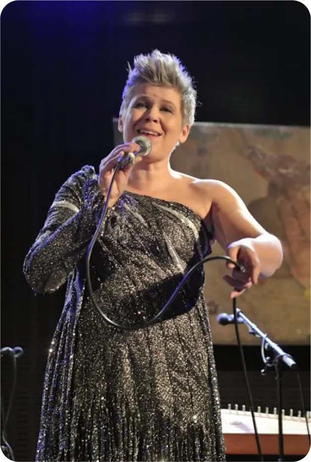 Riikka Timonen konserttiesiintymisessä, osa Helinä Musicin toimintaa